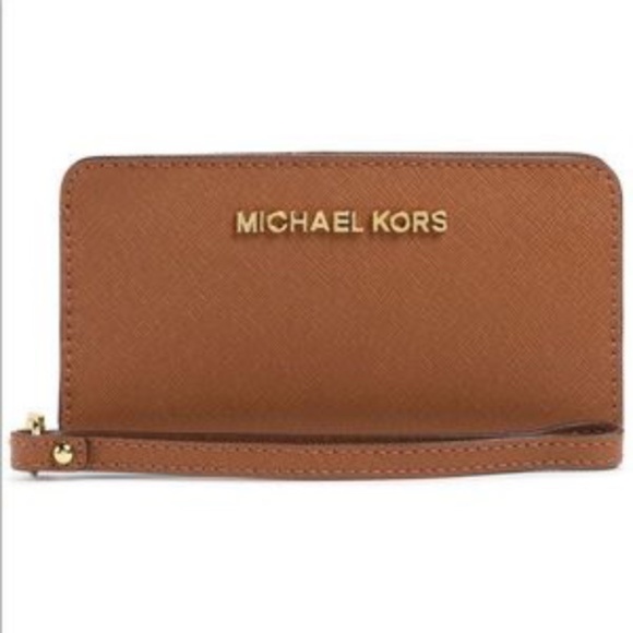 Michael Kors Handbags - Michael Kors Acorn Leather Phone Wristlet